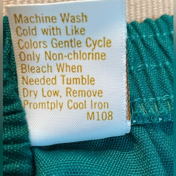 Deep emerald green skirt by Jantzen size 16 - Picture 5 of 7